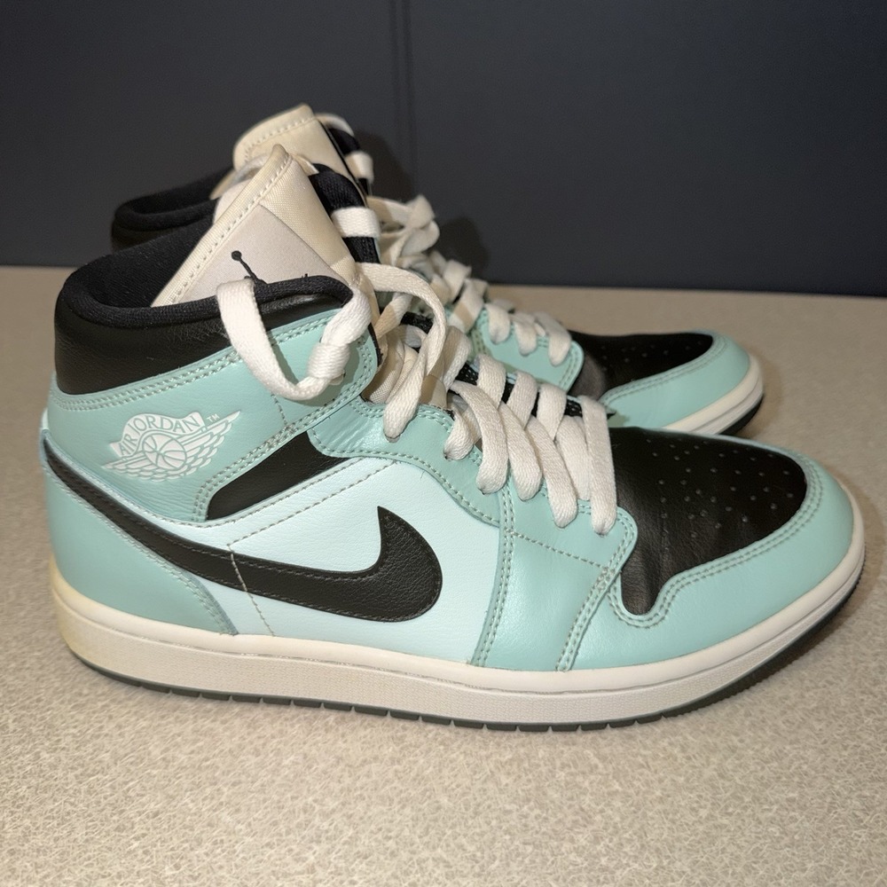 Nike Air Jordan 1 Mid‎ Women Light Dew Black Teal BQ6472-300 Women's Sz 8